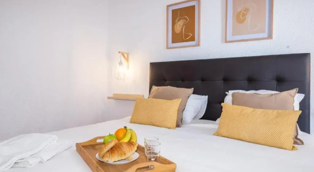 #065 Vila Magna Flat with Pool by Home Holidays