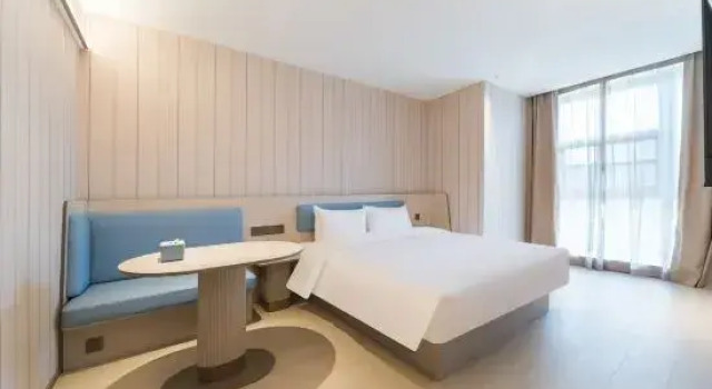 Люкс Deluxe HanTing Hotel (Macheng North Station Jintong Avenue)