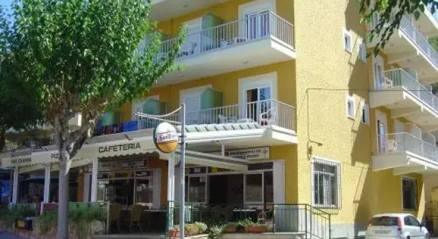 Кровать в общем номере Diamante Paguera Boutique Hotel