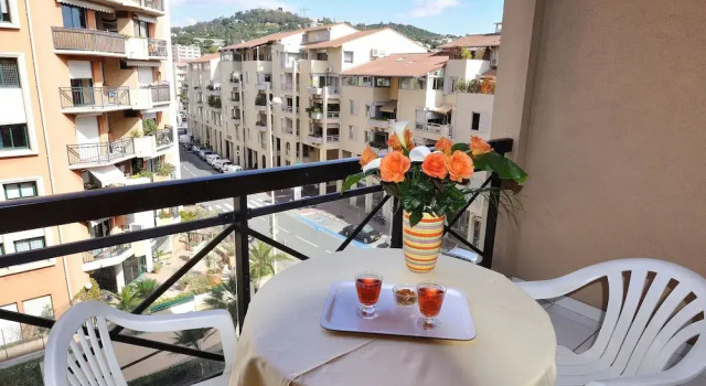 Апартаменты c 1 комнатой с балконом Residhotel Villa Maupassant