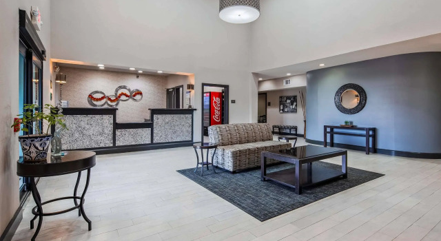 Huntsville Inn & Suites