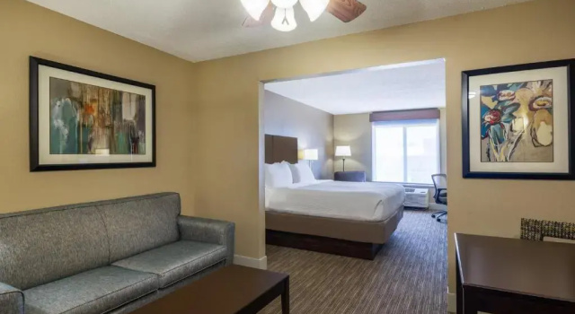 Люкс Holiday Inn Express Gas City by IHG