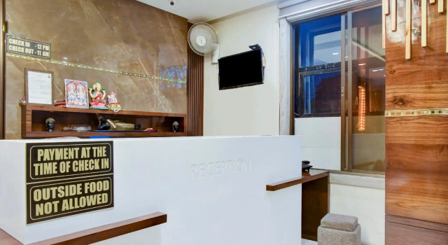 Capital O 82561 Hotel Om Palace