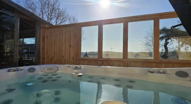 Номер Standard с 2 комнатами с балконом Luxury Welsh Wooden Cabin