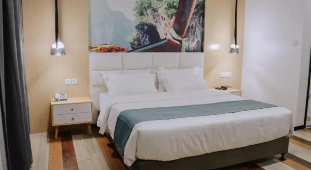 O podwyższonym standardzie dwuosobowy pokój Fan's Hotel Baybay