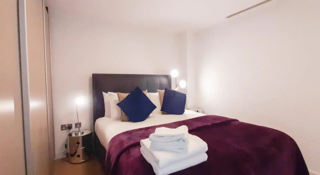 Comfy Studio with Balcony in Heart of Shoreditch