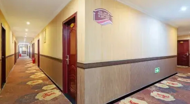 Ziyang Jinheng Business Hotel (Ziyang Sports Plaza), Rezerwuj Hotel Hotele w Ziyang z parkingiem, Parking