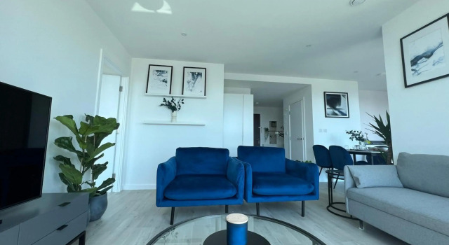 Luxury penthouse with stunning views near Canary Wharf