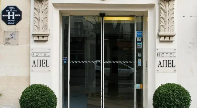 Кровать в общем номере Chouette Hotel
