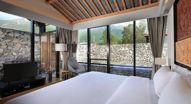 Люкс Executive с балконом The Rock Hotel