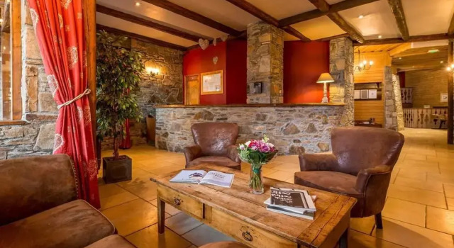 Nice Apartment Near The Slopes And Center Of Val Thorens, Prenota Appartamento Hotel SPA a Alvernia, SPA