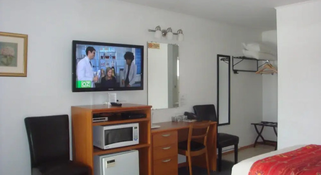Четырёхместный номер Standard Bo-Mark Motel