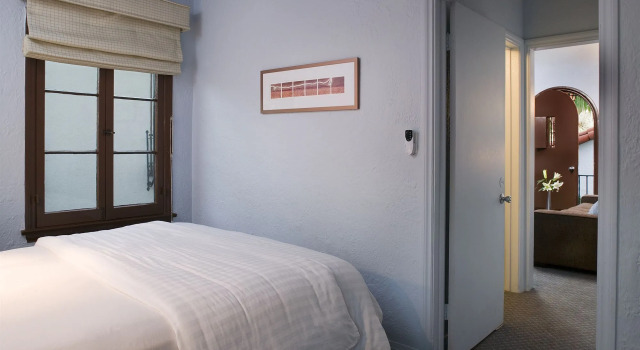 Casa Del Mar Inn, Забронировать Отель Отели Санта-Барбара с парковкой, рядом с Железнодорожный вокзал Санта-Барбара, Парковка