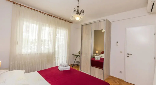 Apartments and Room Mirjana, Rezerwuj Apartament Hotele w Split-Dalmatia County z parkingiem, Parking