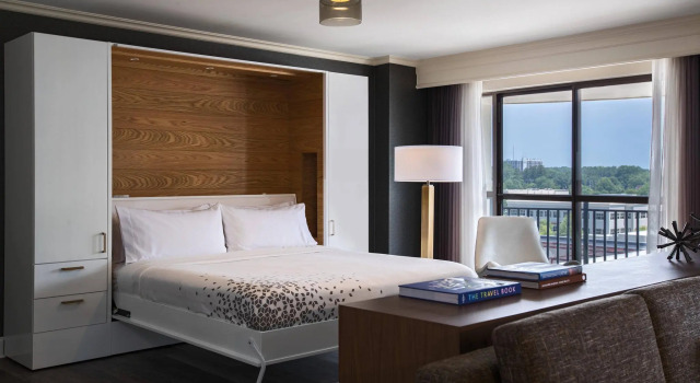 Люкс Renaissance Raleigh North Hills Hotel