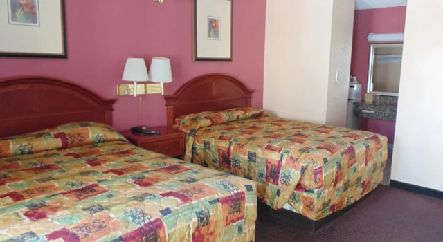 Номер Economy Western Inn & Suites