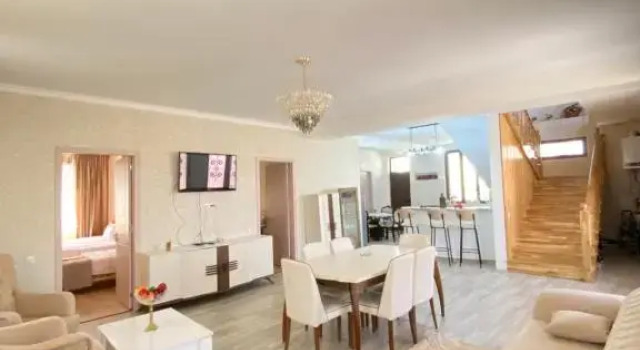 Andro's Guesthouse, Rezerwuj Hotel Hotele w Imereti z parkingiem, Parking