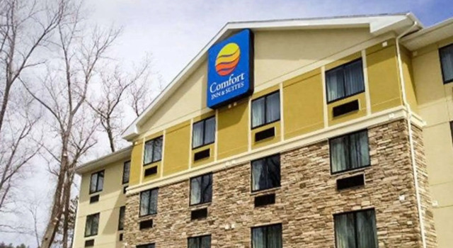 Comfort Inn & Suites Brattleboro I-91, 예약 호텔 브레틀보로 버몬트