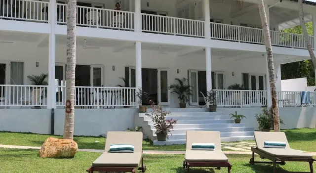 Plantation House, Забронировать Отель «постель и завтрак» Бизнес-отели Хиккадува, рядом с Пляж Хиккадувы, 4* 5*
