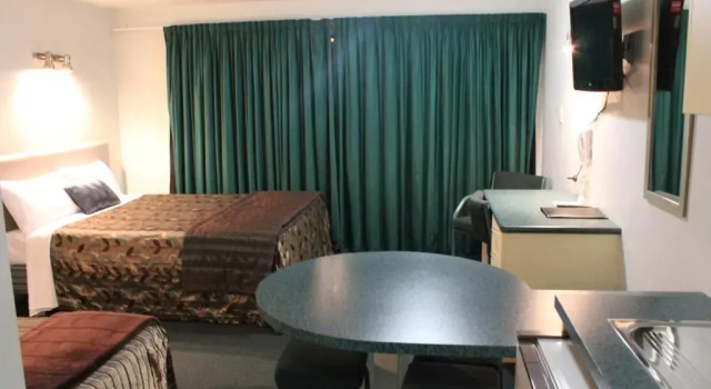 Двухместная студия Цокольный этаж Edgewater Motor Lodge