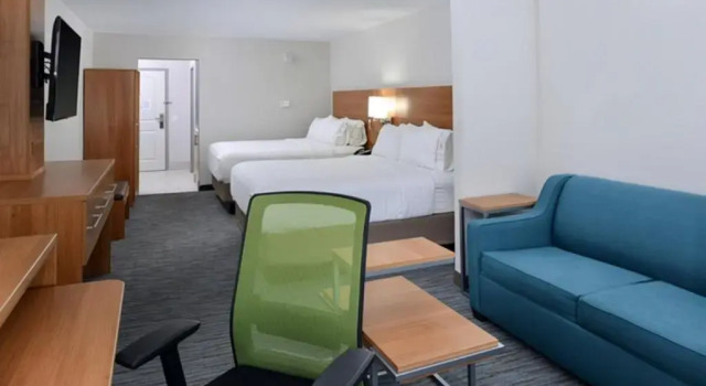 Люкс Holiday Inn Express & Suites Lexington Midtown - I-75 by IHG