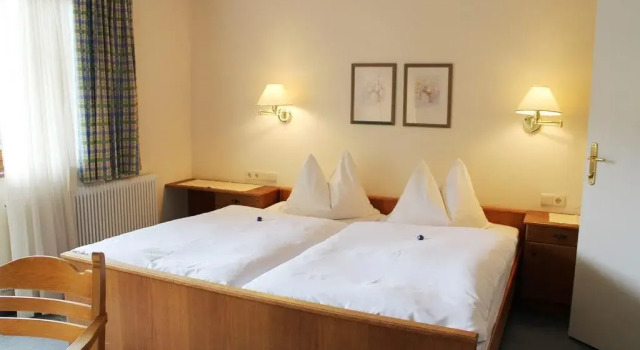 Hotel & Pension Rottenau, Rezervovat Hotel Hotely v Filzmoos s parkováním, Parkování