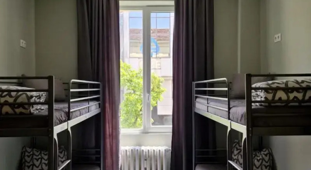 Кровать в общем номере Bla Bla Hostel