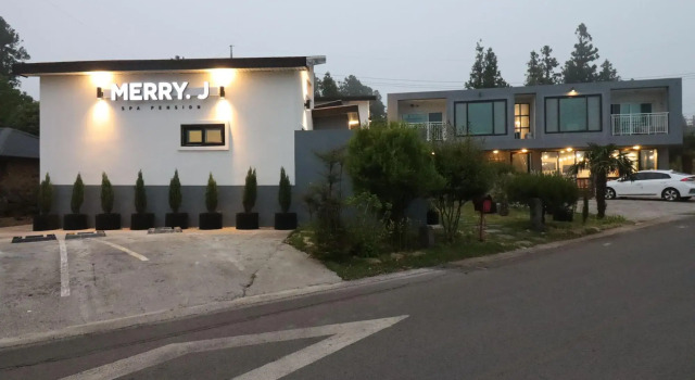 Rallala Pension, 预订 酒店 安德溪谷 西归浦市