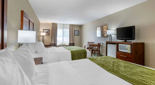 Четырёхместный номер Standard Comfort Inn Muscatine near Hwy 61