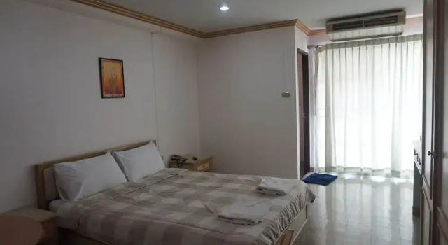 Номер Superior с балконом M In Korat Service Apartment