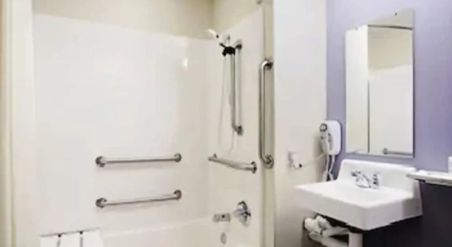 Четырёхместный номер Standard Microtel Inn by Wyndham Lexington