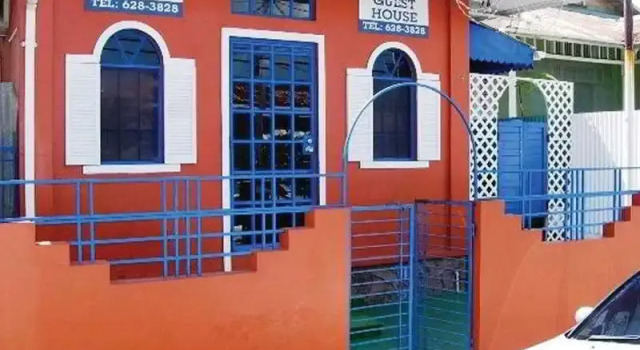 Motown Guest House, Забронировать Гостевой дом Гостевые дома Порт-оф-Спейн, Гостевой дом