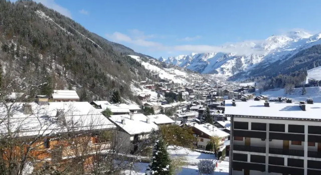 Sapaudia G - Appartement skis aux pieds, belle vue, Забронировать Апартаменты/квартира Отели Ла-Клюза с парковкой, рядом с Горнолыжный подъемник Риффруа, Парковка