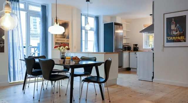 Beautiful 3-bedroom Apartment in a Lovely Neighborhood of Christianshavn, Забронировать Апартаменты/квартира Кристиансхавн Копенгаген, рядом с Марморкиркен (Мраморная церковь)
