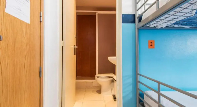 Кровать в общем номере Sea Hostel Barcelona