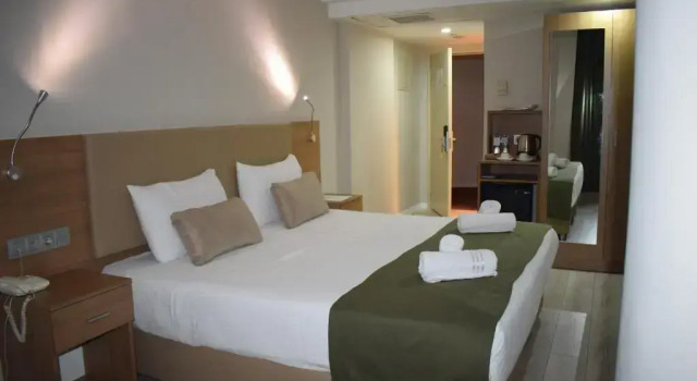 Двухместный номер Standard Euro Plaza Hotel