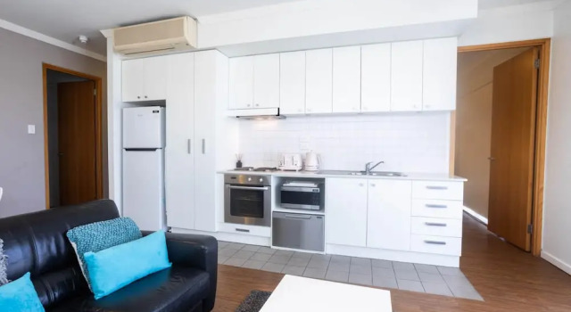 Апартаменты с балконом Lovely 2BR Apartment in West Perth With Parking!