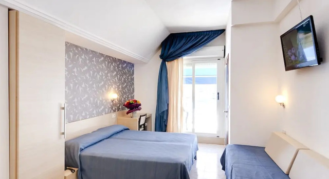 Трёхместный номер Standard Hotel DOLCEVITA Park & Beach included