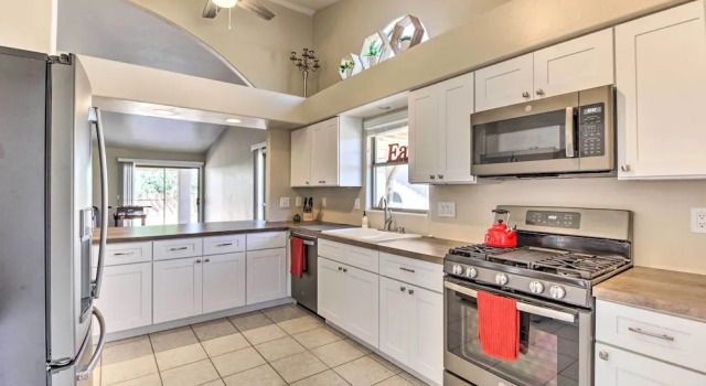 Коттедж Oro Valley Home w/ Hot Tub & Mountain Views!