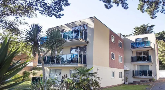 Sandbanks Peninsula - DHH, Book Hotel Sandbanks England