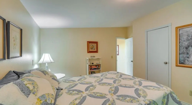 Cozy Langley Retreat: Water Views & Beach Access, Book Hotel 3-stjernede hoteller i Island County, 3*