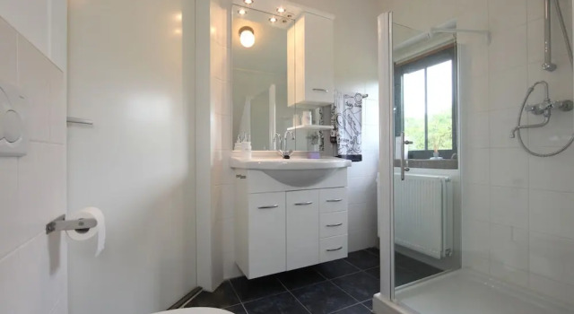 Коттедж Nice House with Dishwasher near Sea & Beach