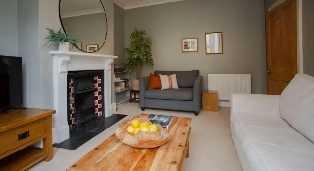 Sleek & Stylish Bristol Getaway With Garden