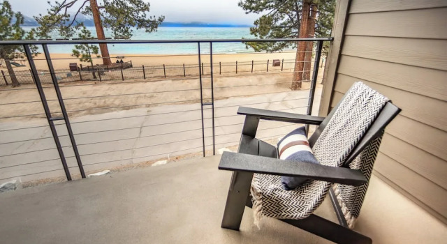 Четырёхместный номер Superior с видом на озеро The Landing Resort and Spa