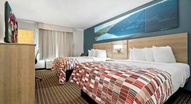 Номер Deluxe Red Roof Inn & Suites Tomah