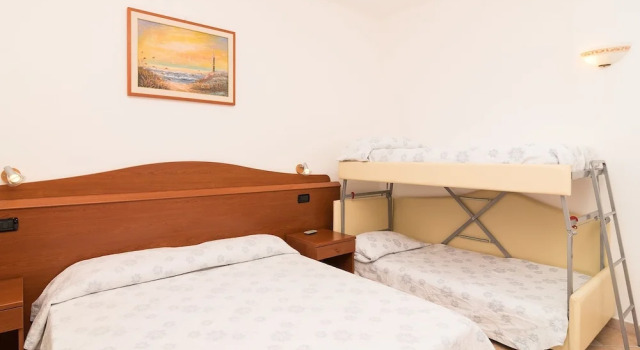 Четырёхместный номер Standard с балконом Hotel Villa Fumerie