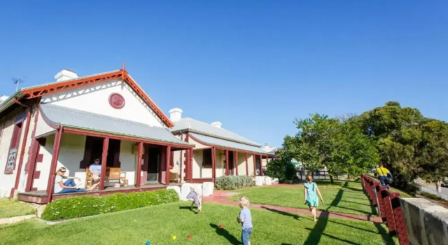Коттедж с 2 комнатами с красивым видом из окна YHA Fremantle Prison