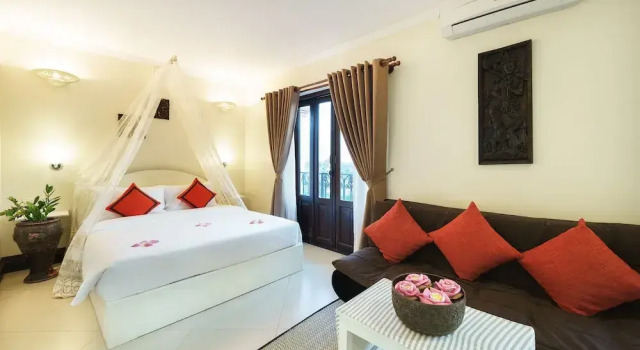 Полулюкс Sovan Mealea Hotel