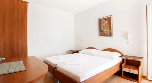 Apartment in Celina Near the Sea With Pool, Book Lejlighed Hoteller i Celina med parkering, Parkering