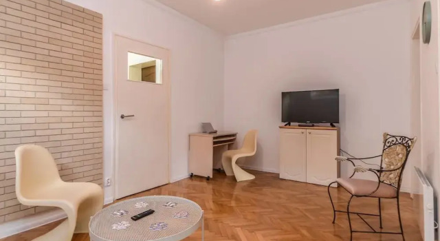 Two Bedroom Parensov Central Apartment, Varaa Huoneisto Sofia Vitosha, lähellä Lake Ariana